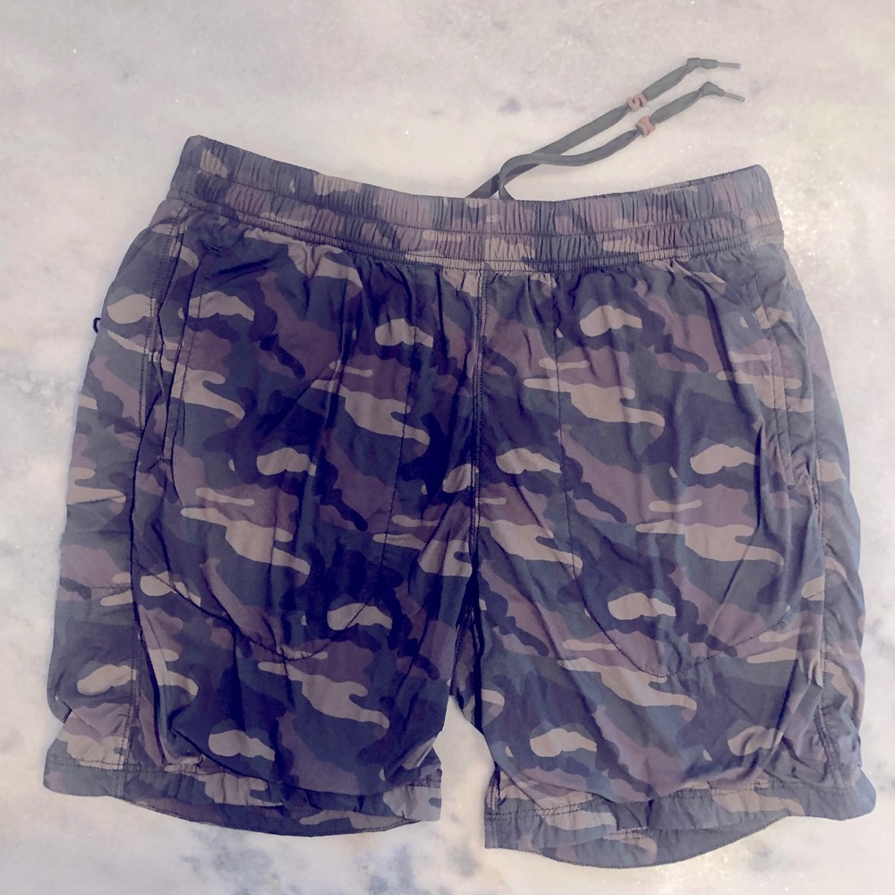 Relwen Camo WindZip Shorts - Medium